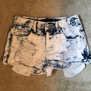 High waist, denim, 4 button shorts.